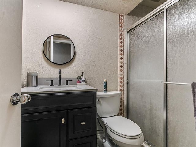 913 Oak Tree Drive, Edmond, OK 73025