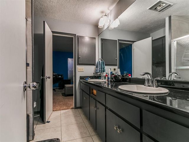 913 Oak Tree Drive, Edmond, OK 73025