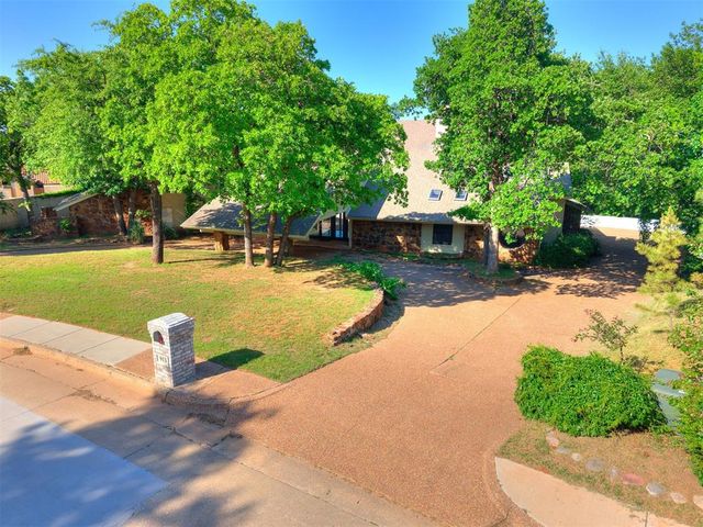 913 Oak Tree Drive, Edmond, OK 73025