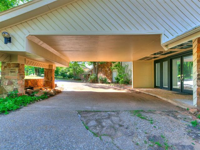 913 Oak Tree Drive, Edmond, OK 73025