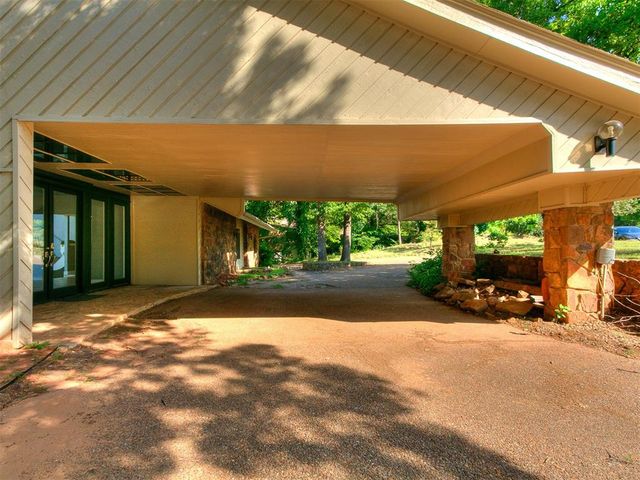 913 Oak Tree Drive, Edmond, OK 73025