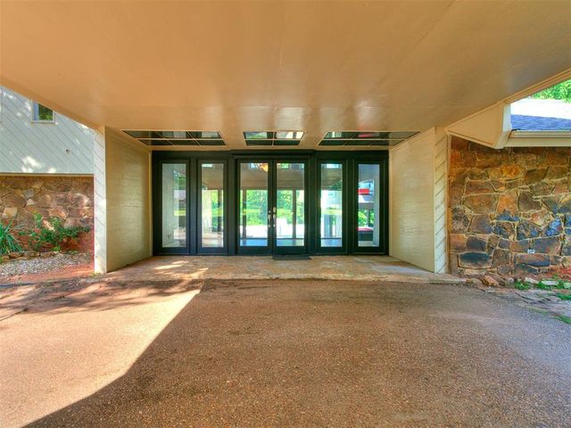 913 Oak Tree Drive, Edmond, OK 73025