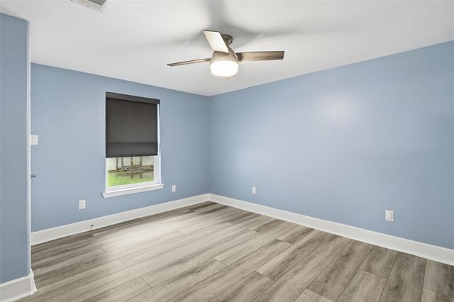 404 Oaklawn Street, League City, TX 77573