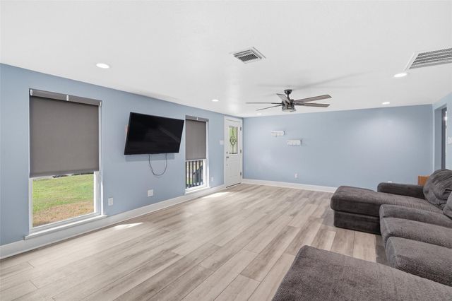 404 Oaklawn Street, League City, TX 77573