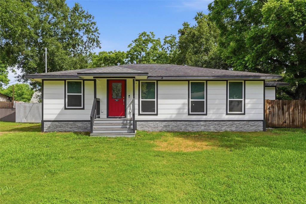 404 Oaklawn Street, League City, TX 77573