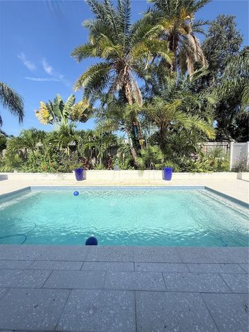 1995 ARVIS CIRCLE E, Clearwater, FL 33764