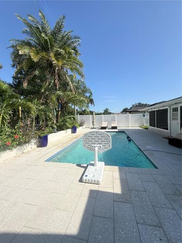 1995 ARVIS CIRCLE E, Clearwater, FL 33764