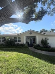 1995 ARVIS CIRCLE E, Clearwater, FL 33764