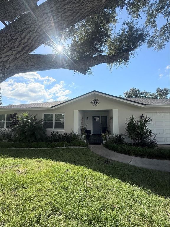 1995 ARVIS CIRCLE E, Clearwater, FL 33764