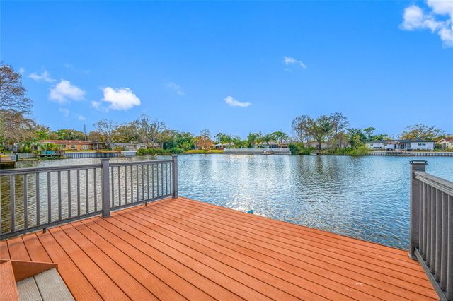 1822 WINCHESTER ROAD N, St Petersburg, FL 33710