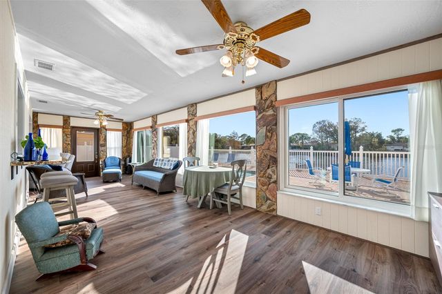 1822 WINCHESTER ROAD N, St Petersburg, FL 33710