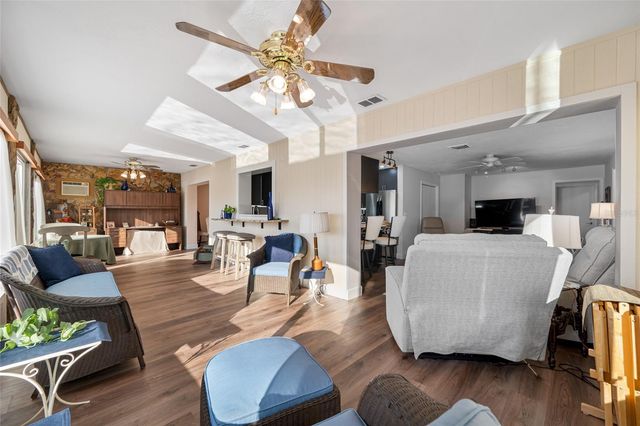 1822 WINCHESTER ROAD N, St Petersburg, FL 33710