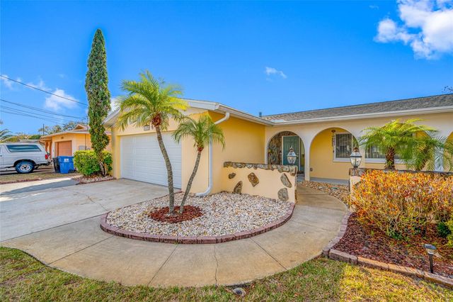 1822 WINCHESTER ROAD N, St Petersburg, FL 33710