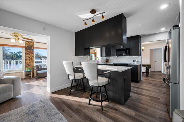 1822 WINCHESTER ROAD N, St Petersburg, FL 33710