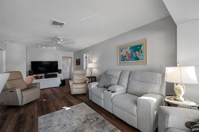 1822 WINCHESTER ROAD N, St Petersburg, FL 33710