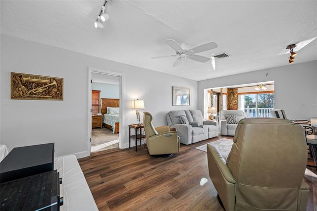 1822 WINCHESTER ROAD N, St Petersburg, FL 33710