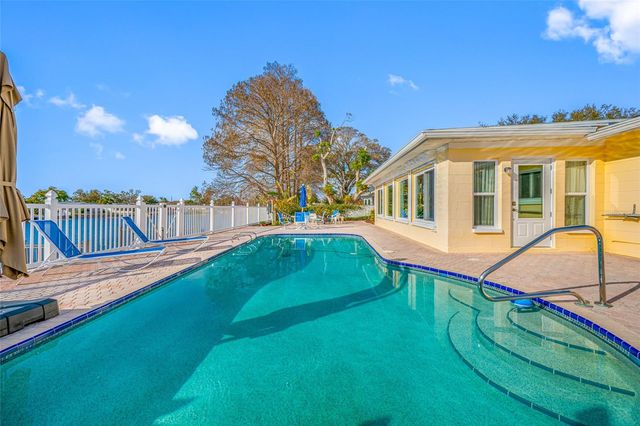 1822 WINCHESTER ROAD N, St Petersburg, FL 33710