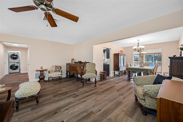 1822 WINCHESTER ROAD N, St Petersburg, FL 33710