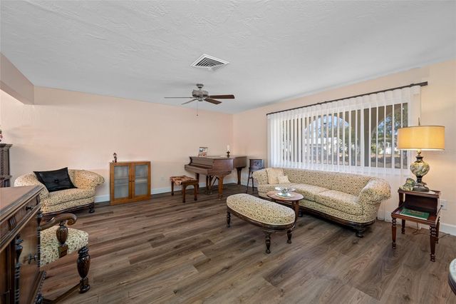 1822 WINCHESTER ROAD N, St Petersburg, FL 33710