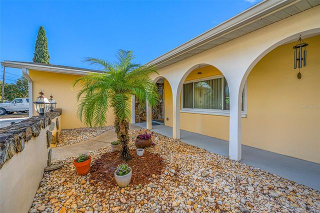 1822 WINCHESTER ROAD N, St Petersburg, FL 33710