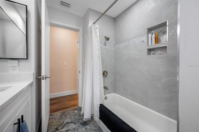 1822 WINCHESTER ROAD N, St Petersburg, FL 33710