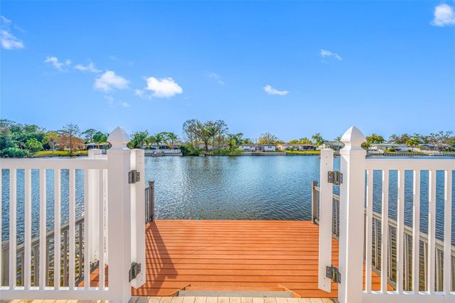 1822 WINCHESTER ROAD N, St Petersburg, FL 33710