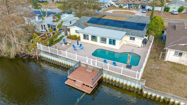 1822 WINCHESTER ROAD N, St Petersburg, FL 33710