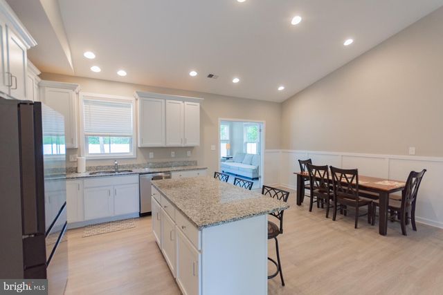 1083 NADENBOUSCH LN, Martinsburg, WV 25405