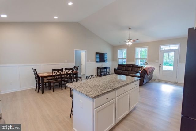 1083 NADENBOUSCH LN, Martinsburg, WV 25405