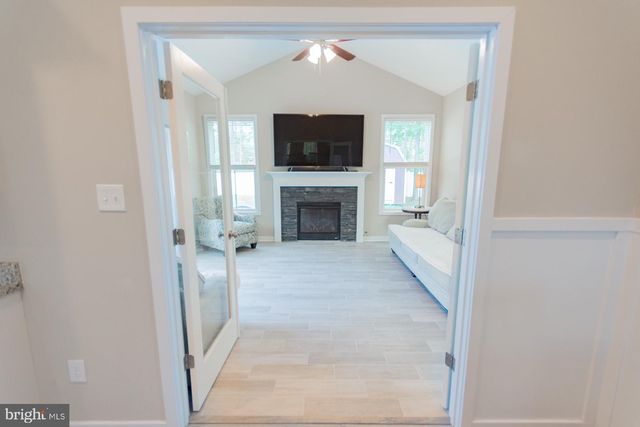 1083 NADENBOUSCH LN, Martinsburg, WV 25405