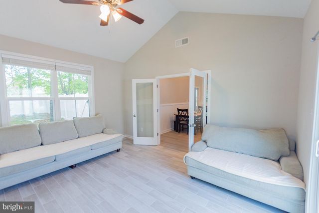 1083 NADENBOUSCH LN, Martinsburg, WV 25405