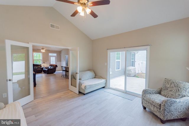 1083 NADENBOUSCH LN, Martinsburg, WV 25405