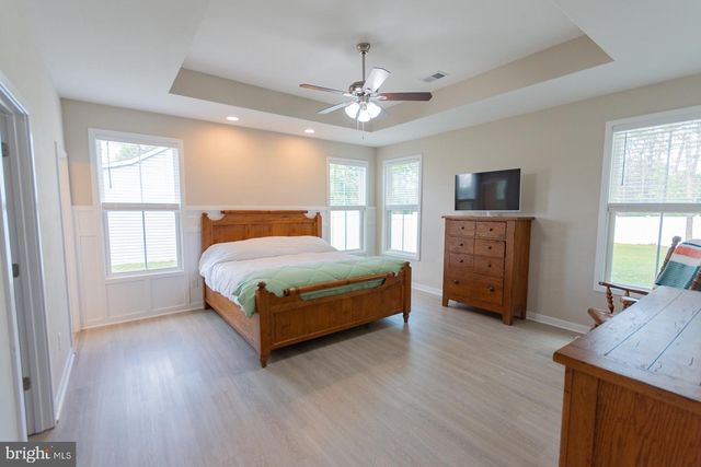 1083 NADENBOUSCH LN, Martinsburg, WV 25405