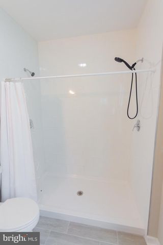 1083 NADENBOUSCH LN, Martinsburg, WV 25405
