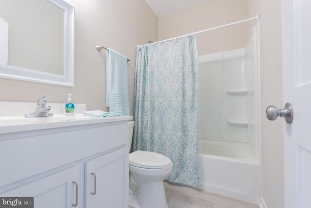 1083 NADENBOUSCH LN, Martinsburg, WV 25405