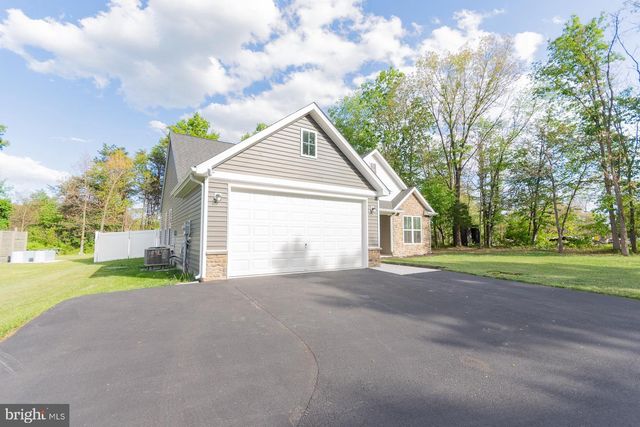 1083 NADENBOUSCH LN, Martinsburg, WV 25405