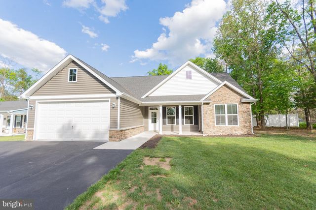 1083 NADENBOUSCH LN, Martinsburg, WV 25405