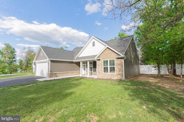 1083 NADENBOUSCH LN, Martinsburg, WV 25405