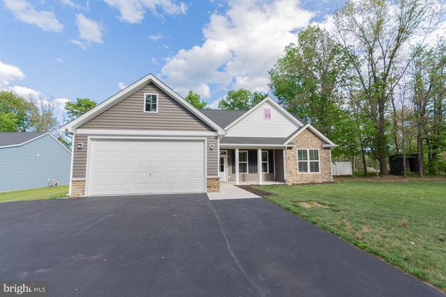 1083 NADENBOUSCH LN, Martinsburg, WV 25405
