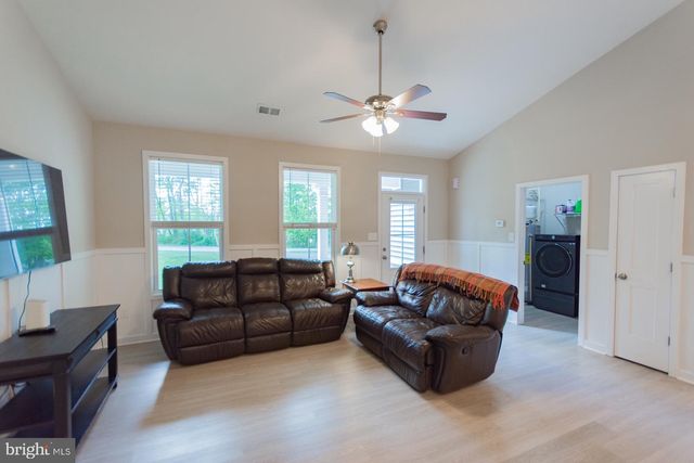 1083 NADENBOUSCH LN, Martinsburg, WV 25405