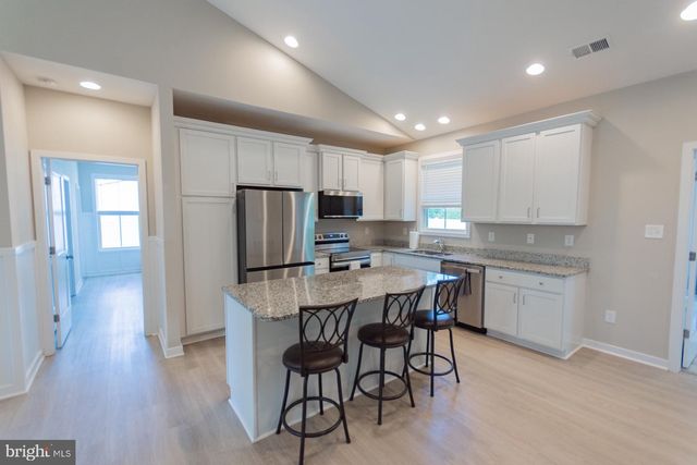 1083 NADENBOUSCH LN, Martinsburg, WV 25405