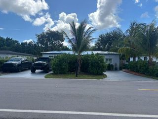 1430 NE 149th St, Miami, FL 33161