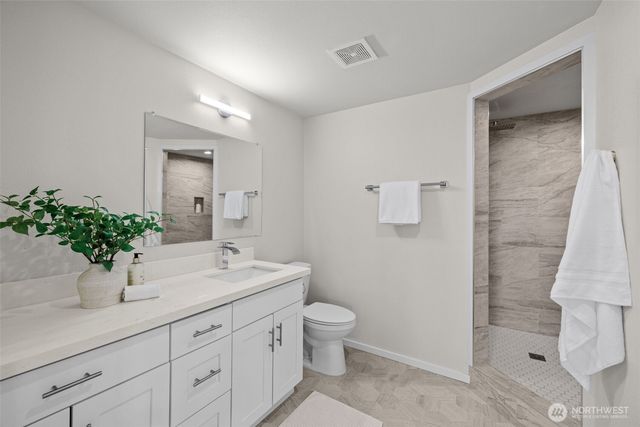 22912 105th Avenue SE, Kent, WA 98031