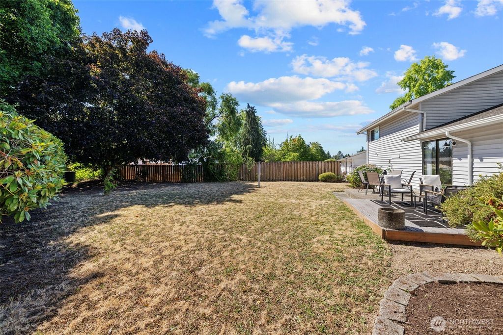 Image 29 of property listing at 22912 105th Avenue SE, Kent, WA 98031
