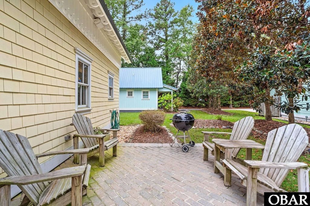 Image 3 of property listing at 706 Wingina Avenue Lot 11B, Manteo, NC 27954