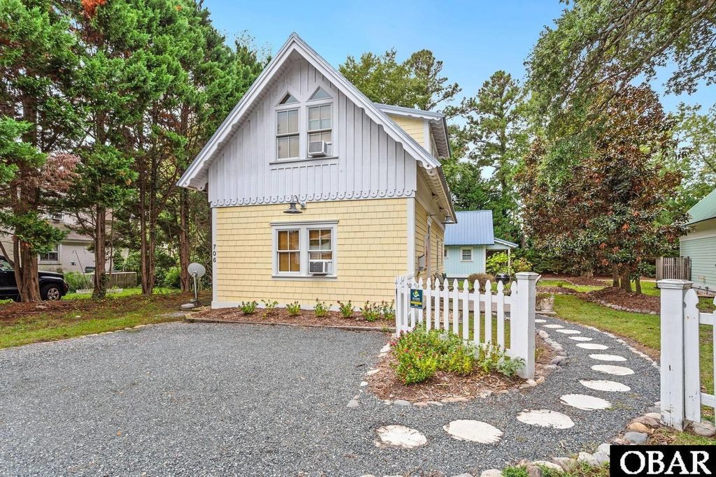 Image 23 of property listing at 706 Wingina Avenue Lot 11B, Manteo, NC 27954