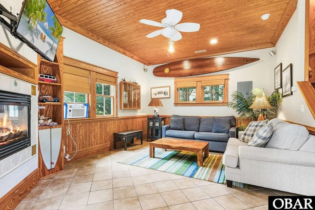 Image 4 of property listing at 706 Wingina Avenue Lot 11B, Manteo, NC 27954