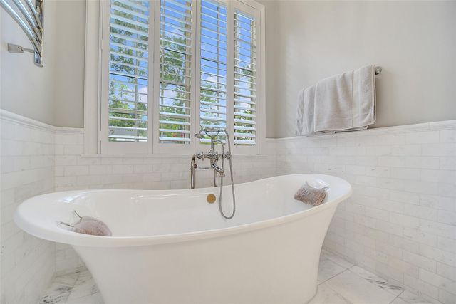 252 Piney Point Road, Houston, TX 77024