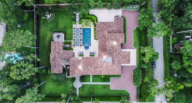 252 Piney Point Road, Houston, TX 77024