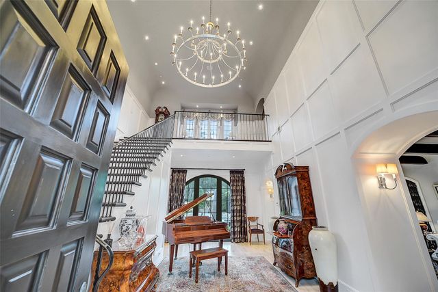 252 Piney Point Road, Houston, TX 77024